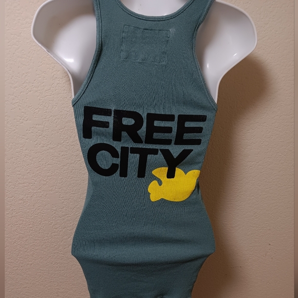 Women's free city tank top - Picture 4 of 6